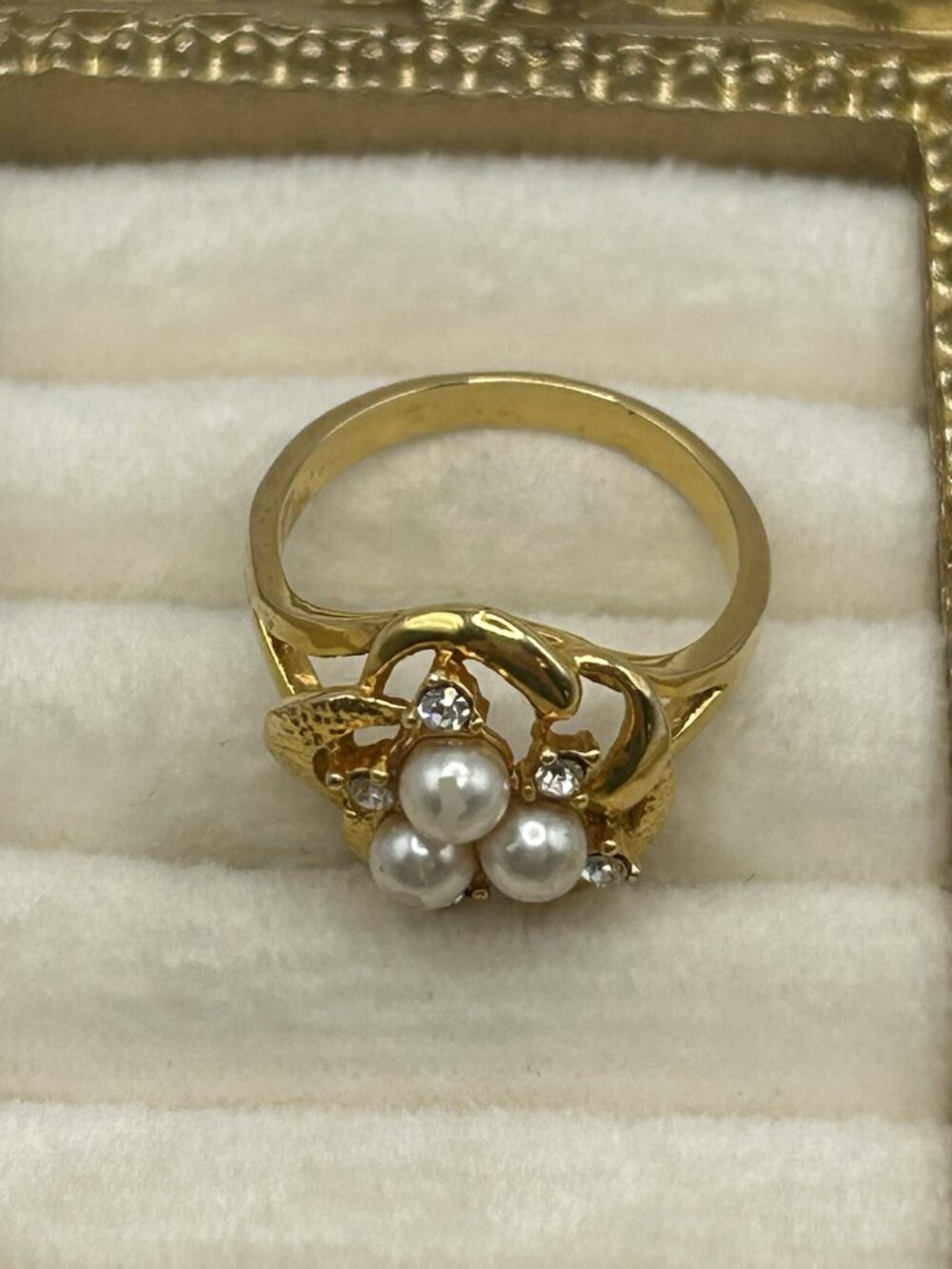 Vintage Cottagecore Faux Pearl Rhinestone Gold Tone Flower Ring Size 7 Romantic - Picture 15 of 16